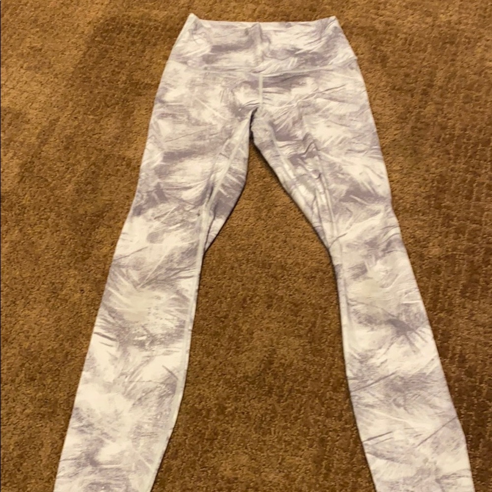 Lululemon wonder unders white crops